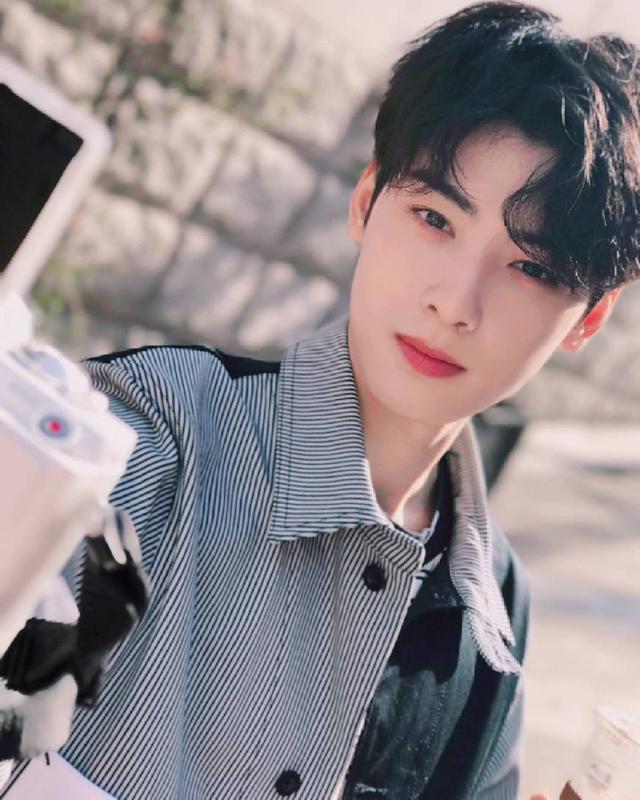 中韩四大“漫撕男”帅照来袭，这颜值谁看了都羡慕!