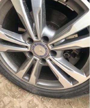 奔驰C级常见故障解答：钥匙失灵，中控屏黑屏，怠速抖动怎么办？