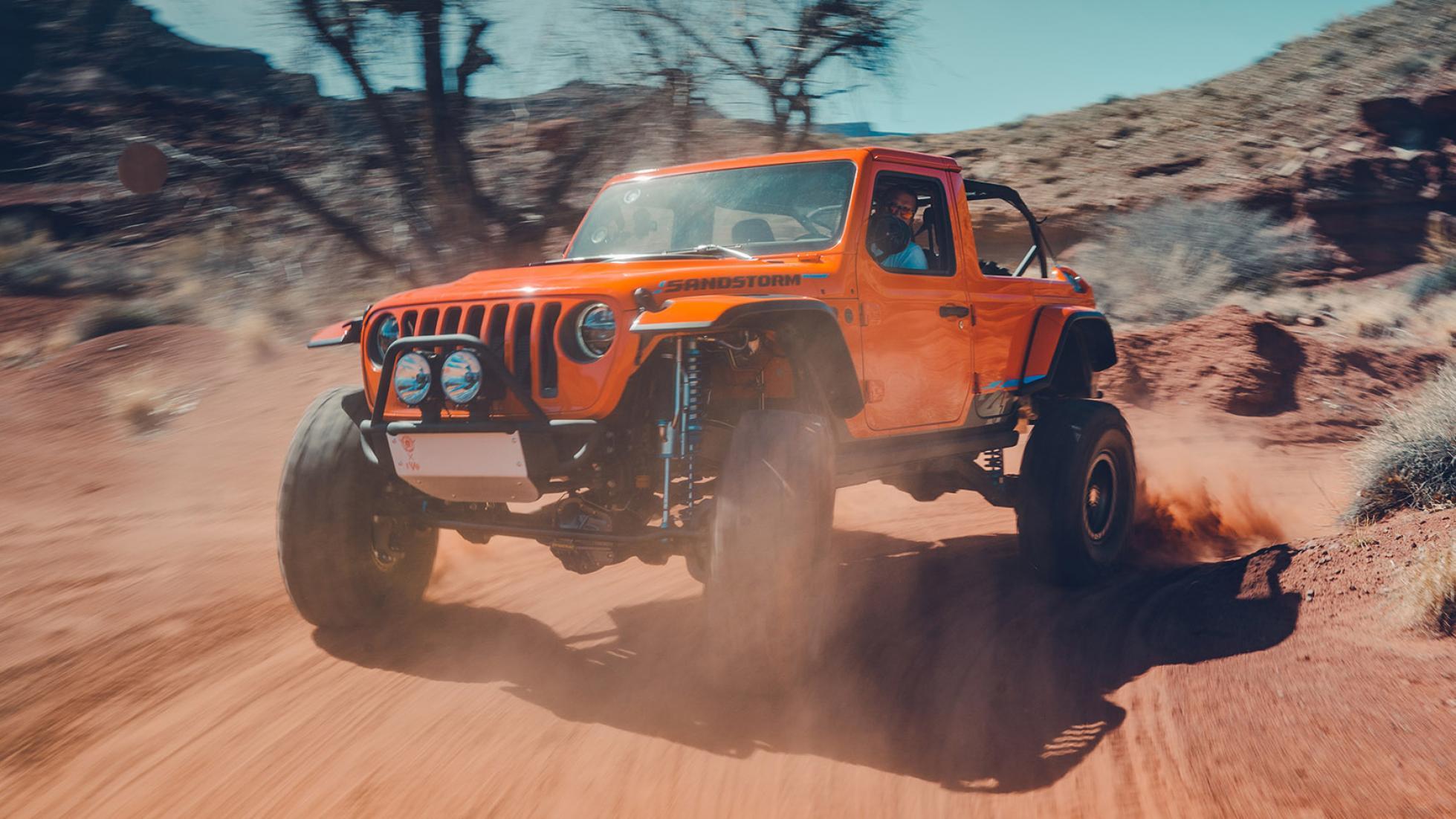 吉普牧马人“沙尘暴” ,这是一款沙漠赛车,升级版的牧马人,搭载6