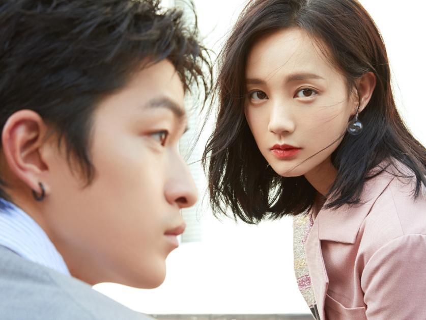 李一桐屈楚萧七夕也发糖? 穿情侣西装秀恩爱,