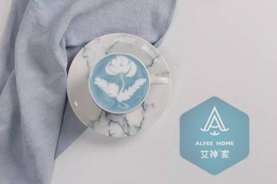 跨过海峡来爱你艾神家咖啡--约瑟芬玫瑰拿铁