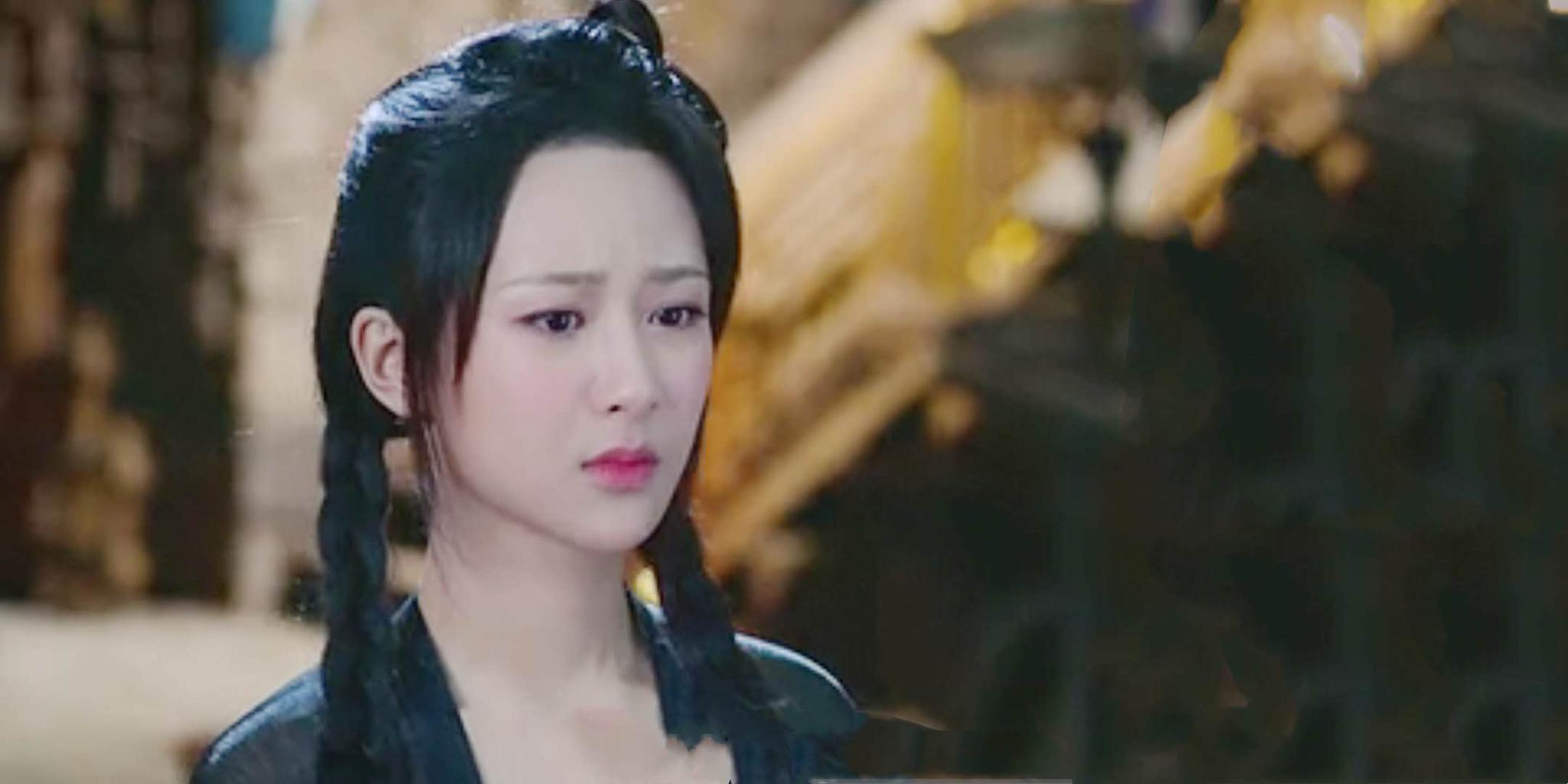 杨紫用葡萄干打到男主眼睛,邓伦上演痴汉笑,片