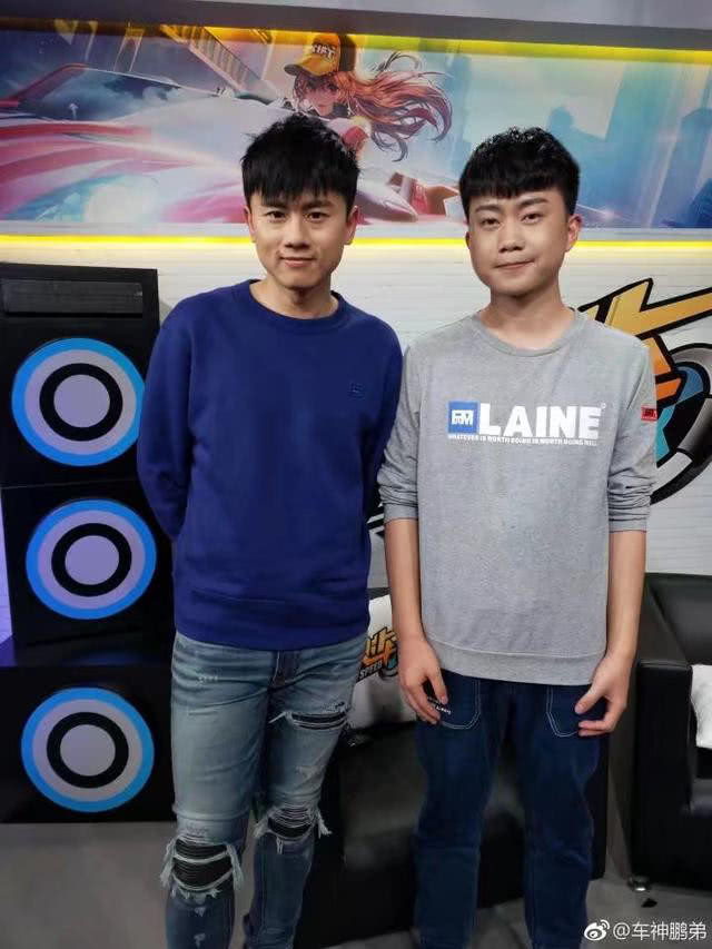 QQ飞车手游也办职业电竞赛,这个队同时拥有鹏