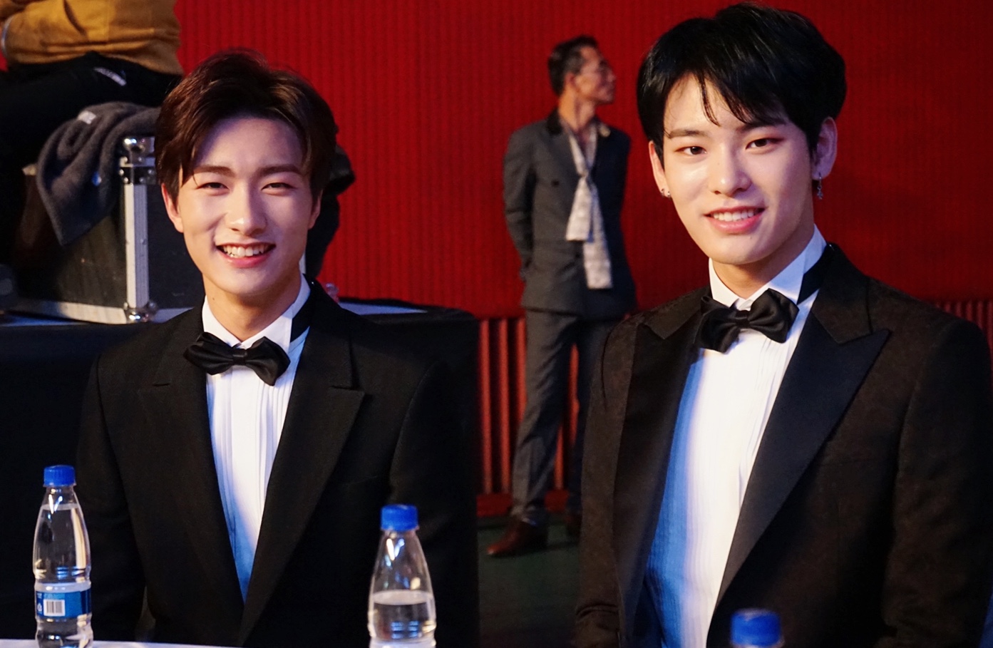 《MIXNINE》姚明明携师弟文邺辰出席中韩国际电影节