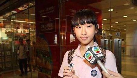 她16岁时和陈冠希交往，素颜照片曝光，堪称丑女中的“极品”