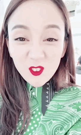 陈乔恩爱心唇照蒋欣调侃 陈乔恩爱心唇媲美胡歌爱心发际线