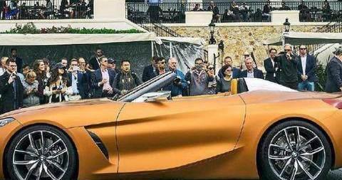 内饰科技感爆棚，2018款宝马Z4，建议送女朋友一辆