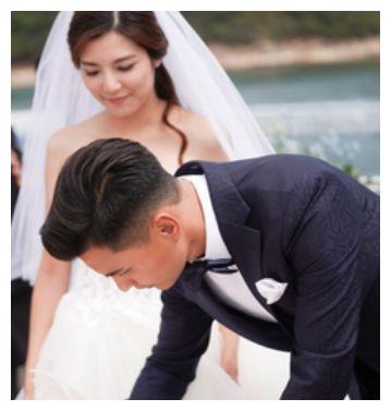 41岁陈展鹏迎娶28岁单文柔，唯美婚纱照曝光，女方家境惊人？