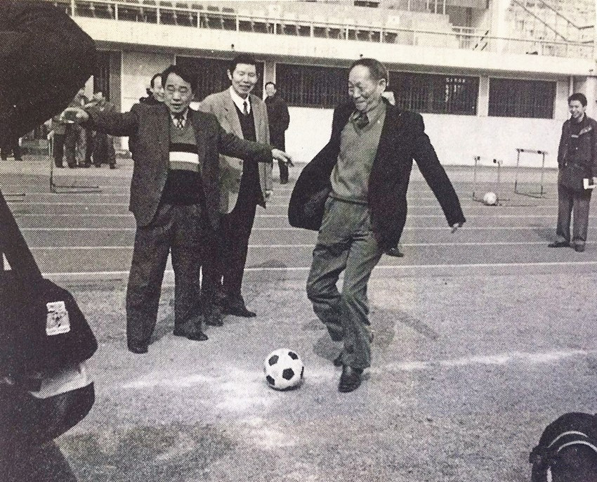 方舟子发3000字长文评袁隆平,网友:难得赞你一