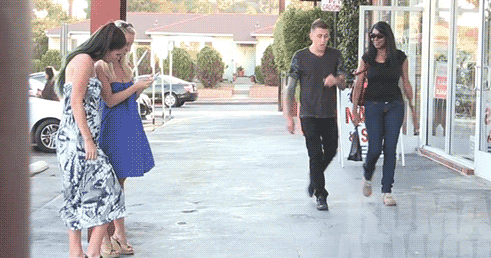 你是不是别有用心啊?妹子们尴