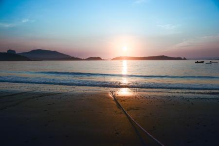 江西和湖南地理位置差不多,为什么江西的经济