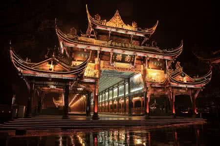 安逸的成都,发达的重庆,谁才是西南第一城?!