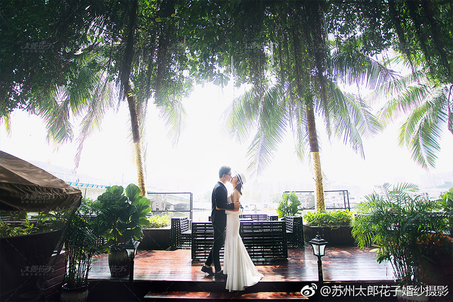 Love alters not with his brief hours and weeks