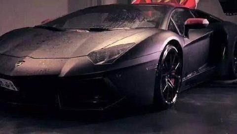 开700万兰博基尼去洗车店洗车, 水泼下去后, 洗车的小哥懵了