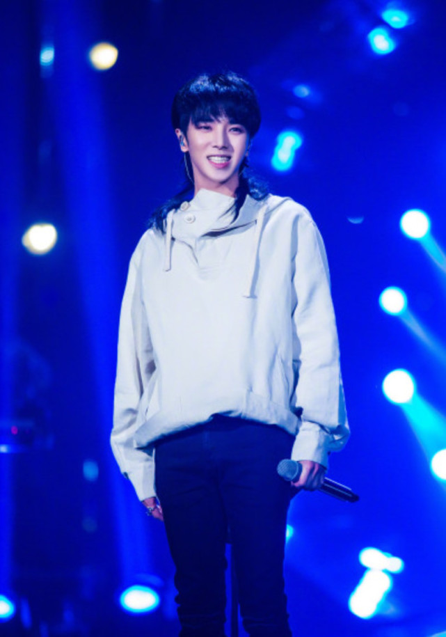 《歌手》突围赛霍尊晋级引争议,郁可唯失败田馥甄间接被淘汰!