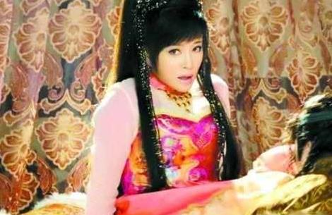 明明是大妈年龄,却非得扮嫩演少女,第五位简直