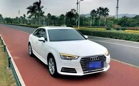 最划算豪华B级车，降2.2万不输奔驰C级，29万2.0T加DCT油耗5.9