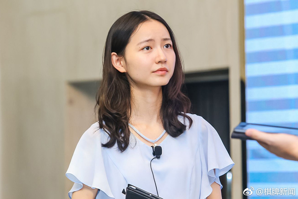 再来一组高星小姐姐的照片,太好看了吧大家不来pick一下吗