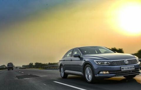 大众帕萨特，外观变了运动，内饰还是一如既往地简单商务