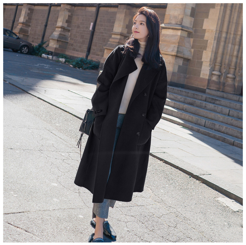 据说:18年森系呢大衣配烟管裤,火的一塌糊涂,谁