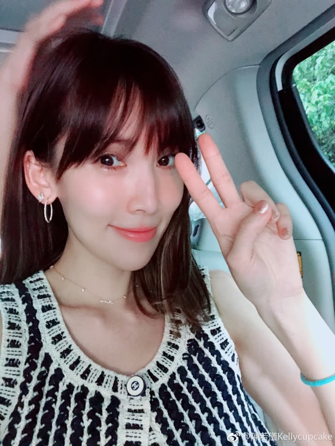 林志颖开启四胎模式?陈若仪晒自拍小腹微隆,网