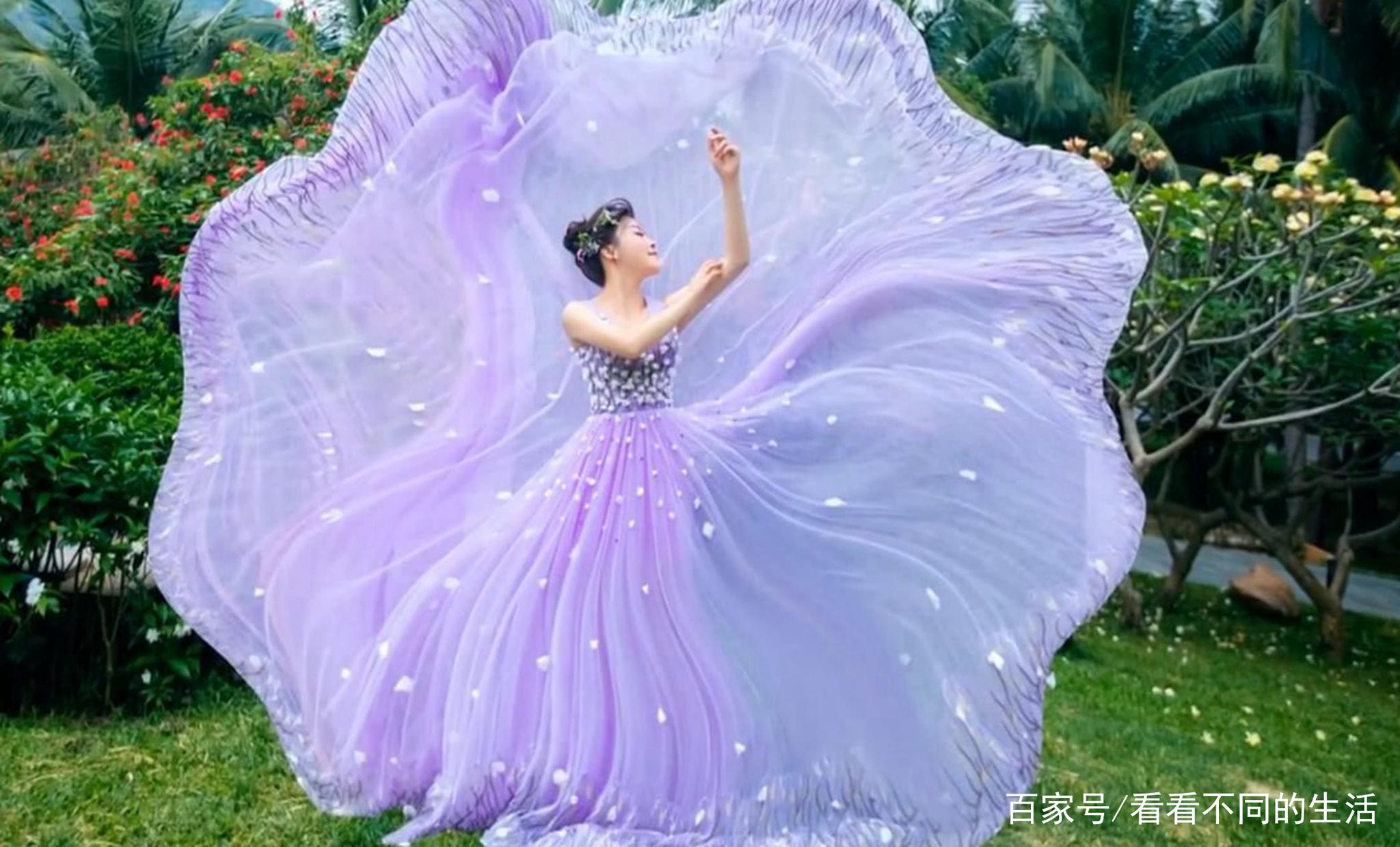 微胖美女拍婚纱照,担心太好看,精修照片后要求