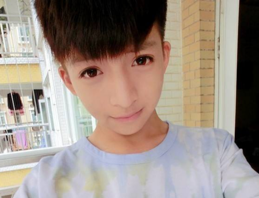 国内男生普遍娘化,蔡徐坤范丞丞首当其冲,民间