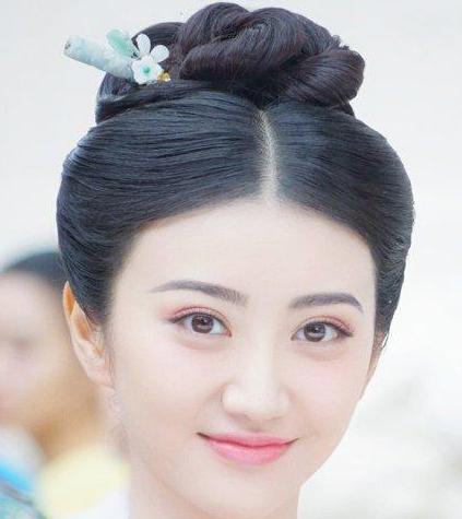 如何评价景甜在《大唐荣耀》里的古装造型?