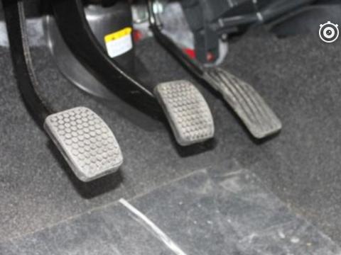 汽车底盘有哪几部分组成？很多新手还不明白，其实还挺复杂的