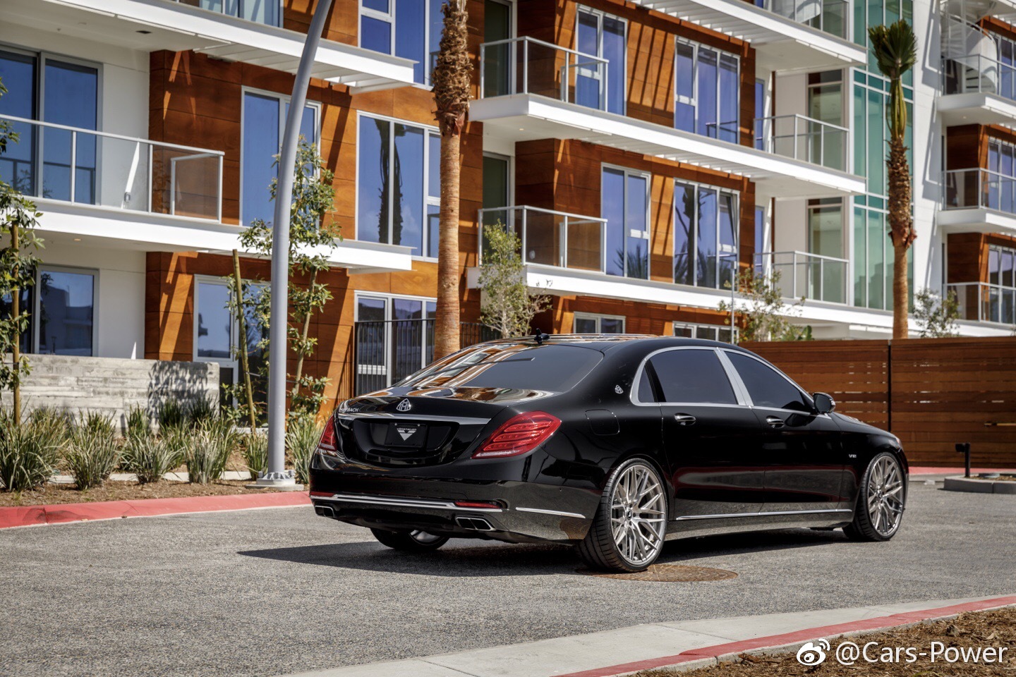 迈巴赫s600lv12,2020奔驰s600l迈巴赫 男人的终极座驾,奔驰-迈巴赫s600 v12