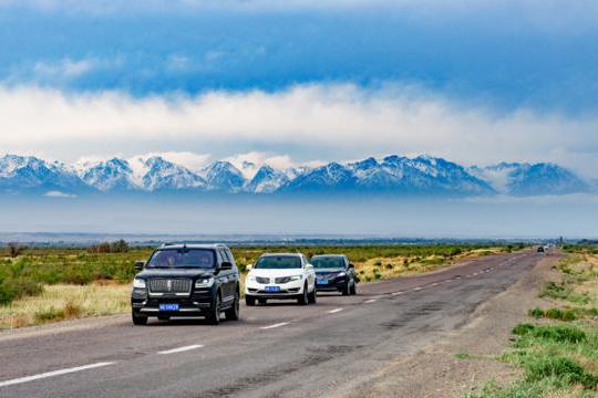 开霸气SUV，走最美公路，连开3000KM还不够过瘾！