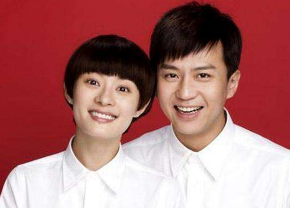 明星晒结婚证照，奶茶妹妹像银角大王，撒贝宁媳妇是蜡像