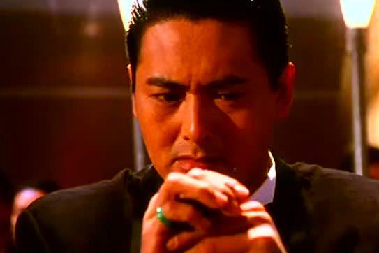 赌神周润发为啥能在赌坛上战无不胜?摸玉戒动