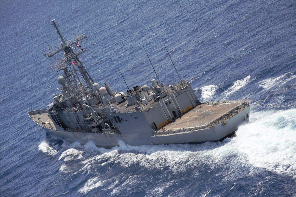 两艘美战舰被导弹击沉,中方军舰目睹一切,美军