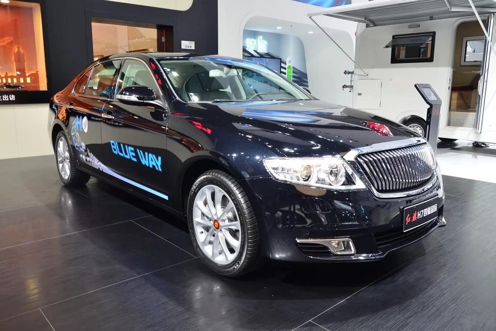 被皇冠逼急了！纯血国产车内饰值百万，比雅阁漂亮还买啥迈腾！