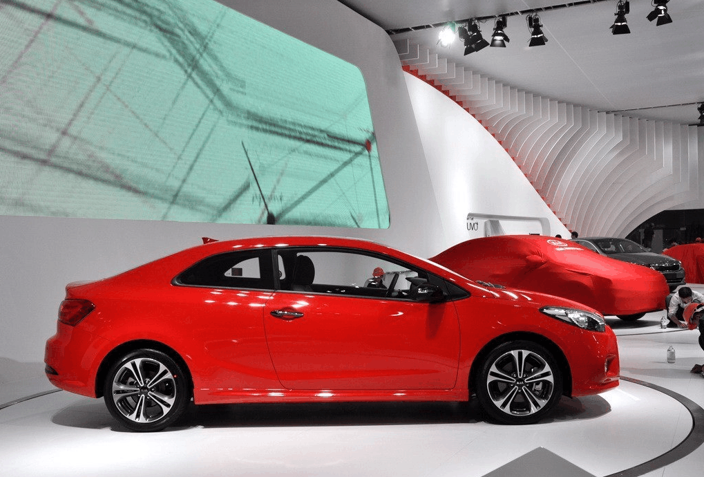 全系进口黄金动力, 外观媲美大众CC, 18万起为何却将面临停产