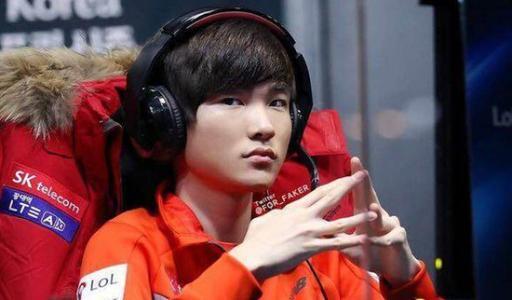 谁能用这块鼠标吃鸡我服!游戏大神来了也白扯