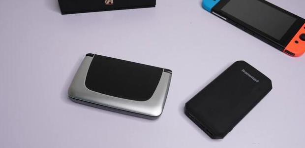 关于国产Win 2掌机和任天堂Switch,哪个更好?