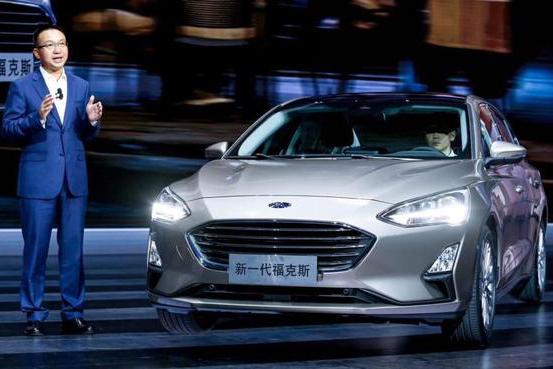 新款福克斯凌厉出击，朗逸和卡罗拉的对手来了