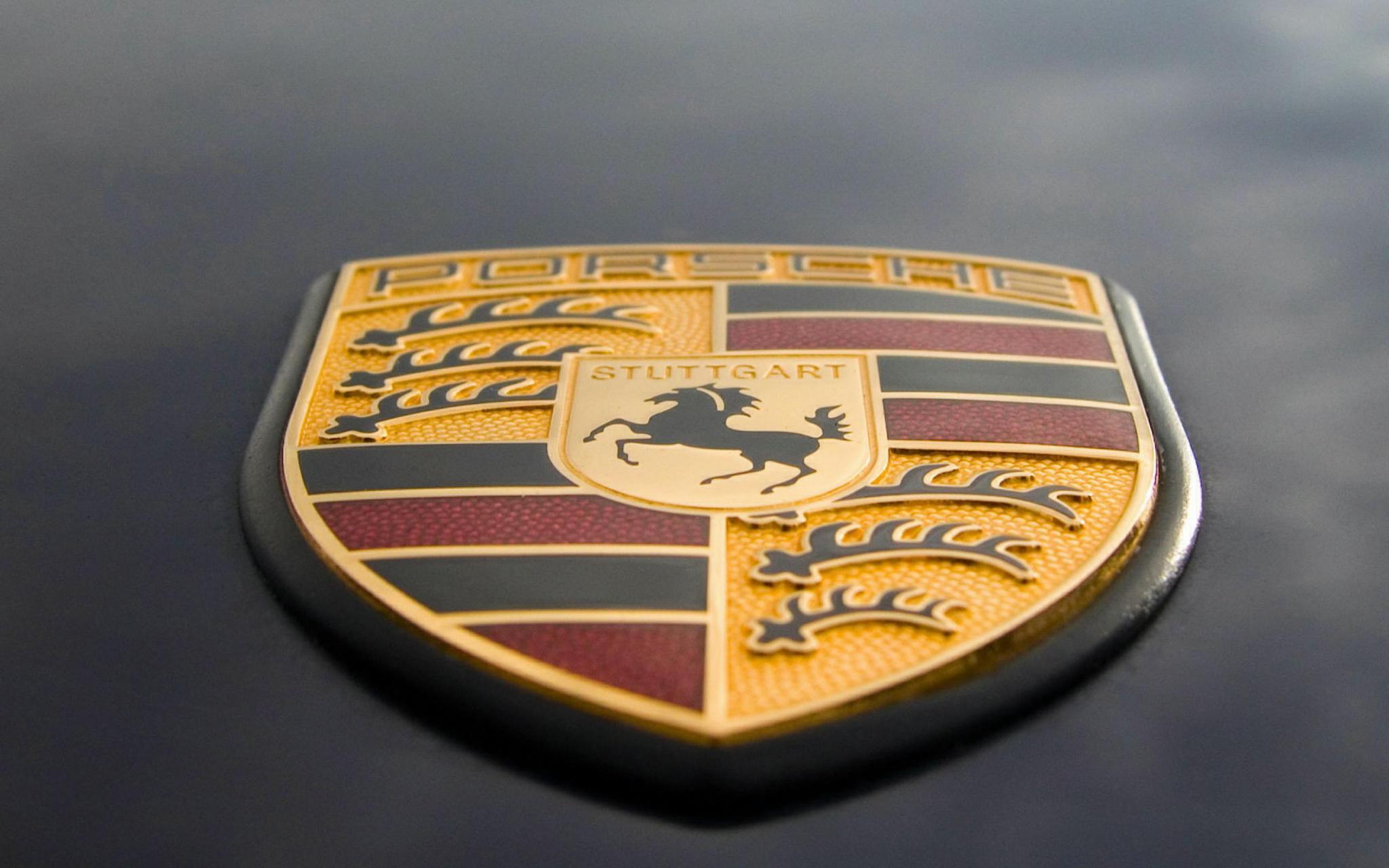 保时捷 保时捷的英文车标采用德国保时捷公司创始人费迪南德