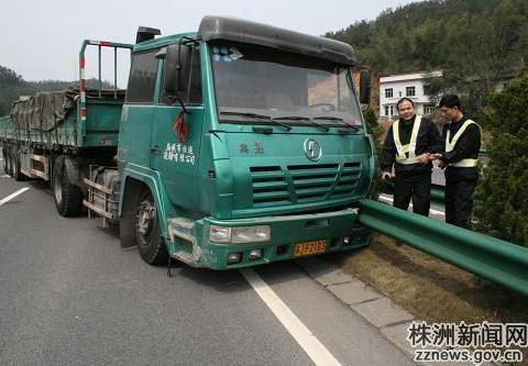 奔驰120km/h午夜惊魂事件解析：你该怎么办？