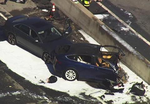 特斯拉官方确认, 此次 Model X 致死事故AutoPilot处于激活状态