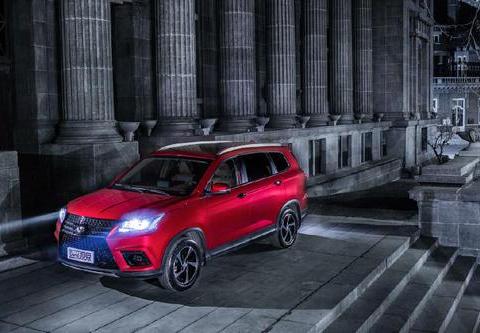 1.5T+8AT带7座，ESP配四轮独悬只卖7万，全车亮点却不火！