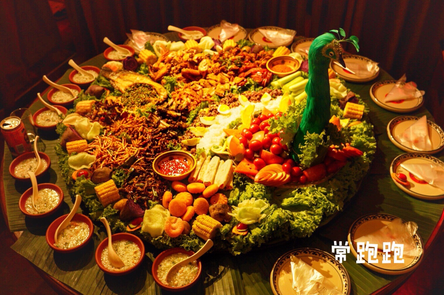 吃一桌孔雀宴 相当于吃了一桌云南菜的满汉全席