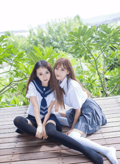 当水手服碰到日本JK制服, 黑丝白丝哪一个更胜一筹?