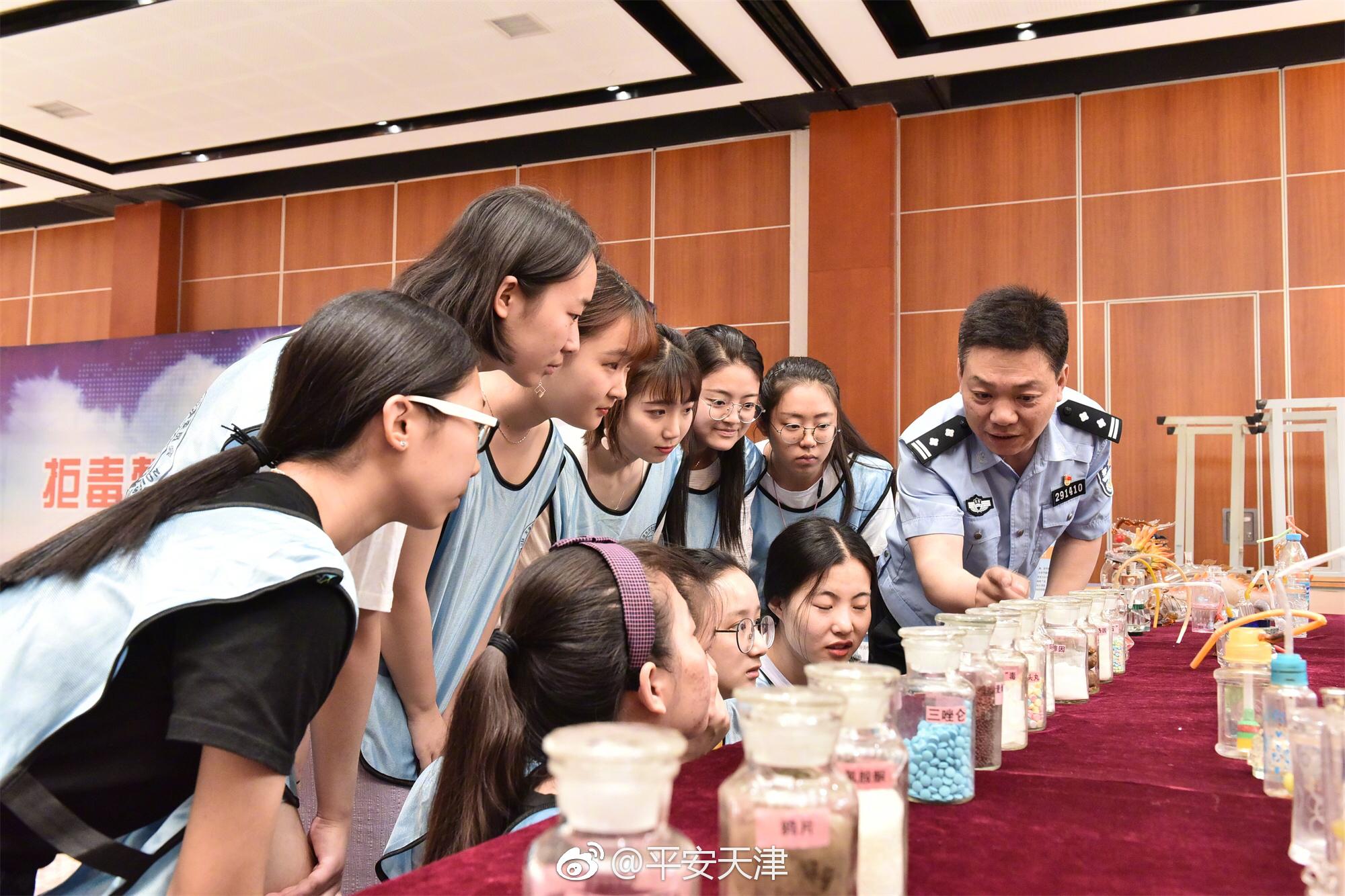 按照市禁毒办统一部署和要求,6月1日上午