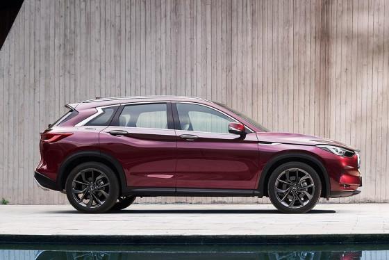 纵容女司机？英菲尼迪新SUV带透视眼，油门当刹车都没事了