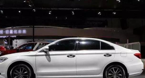 最悲催的国产车,才卖几天就降价,车长4.9米,降2万没人买!