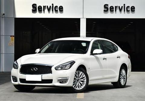 曾与A6同级，车长超五米一标配电吸门与V6发动机今落得与A4同价