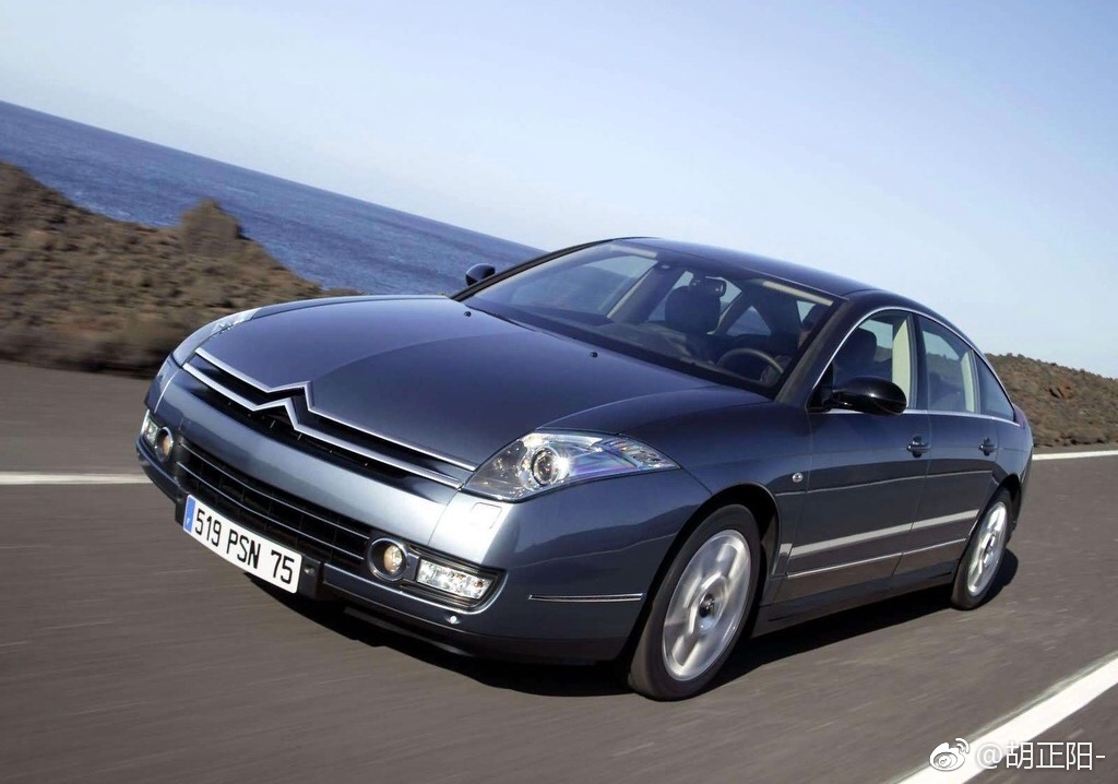 这个你们还记得吗?当年卖60多万的进口雪铁龙C6，造型设计别具一格